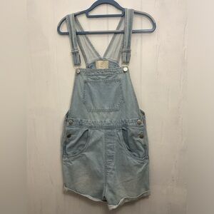 WOMENS JEAN SHORTALLS.  SIZE 8